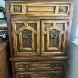 Dresser And Wardrobe 