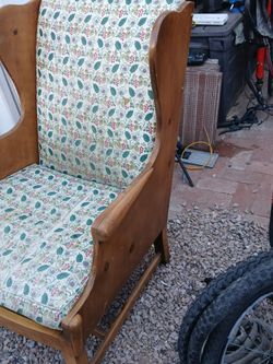Vintage "Connecticut Valley" Wingback Chair