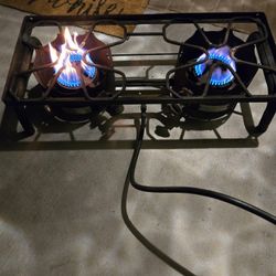 Camp chef stove 2 burner
Good working condition    NO FEET sold as is
Camping 