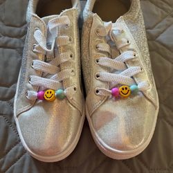 New Children’s Place Girls Glitter Sneakers