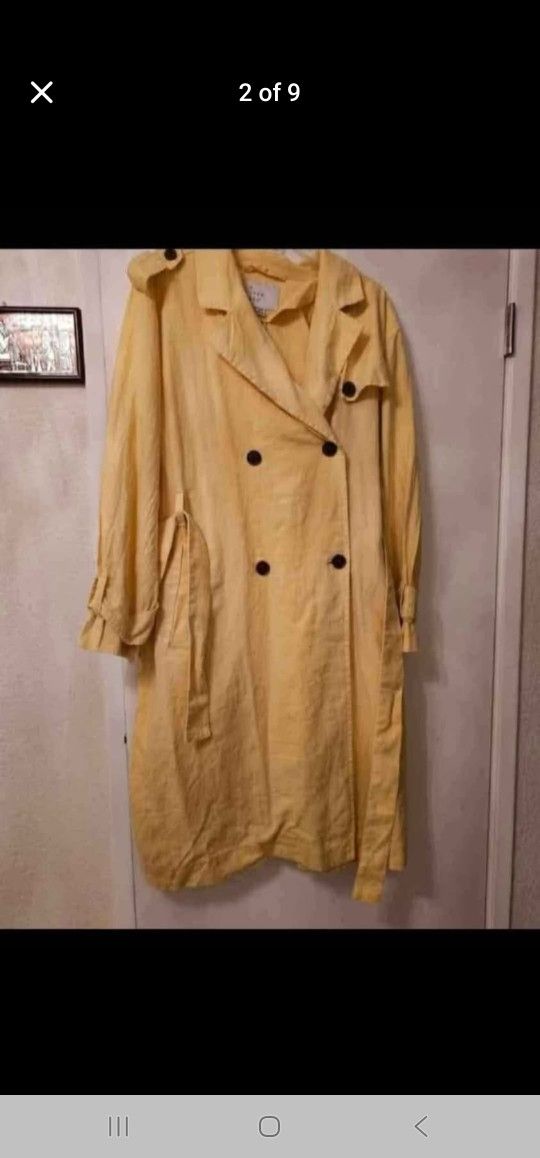 New womans size XXL yellow Trench coat π