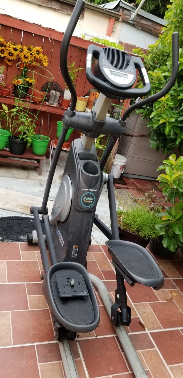 Pro Form Elliptical XP 160 for Sale in Miami Gardens, FL OfferUp