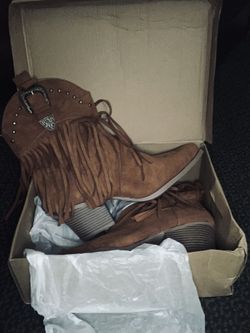 Brand New Womens Ankle Cowboy Boots (Size 10)