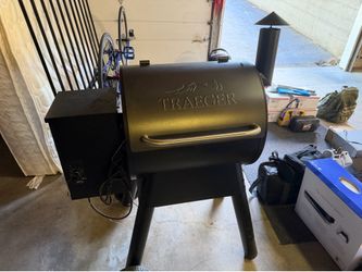 Traeger 22 Wood Pellet Grill and Smoker