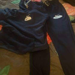Navy Blue Nike Outfit Medium 40$