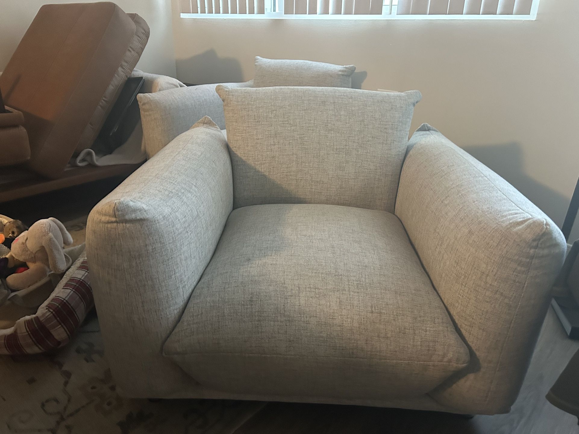 2 Matching Comfy Chairs.
