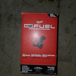 Milwaukee M12 Cut Off Tool