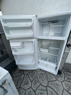 EXTRA REFRIGERATOR/FREEZER (FREE DELIVERY)