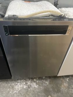 24” KitchenAid Dishwasher-USED W/3rd Rack