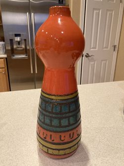 Ceramic Orange Vase From Wynn Las Vegas $325 Retail Price 