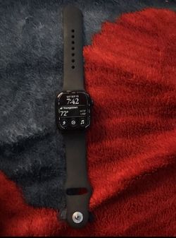 Apple Series 12 Watch w. Charger
