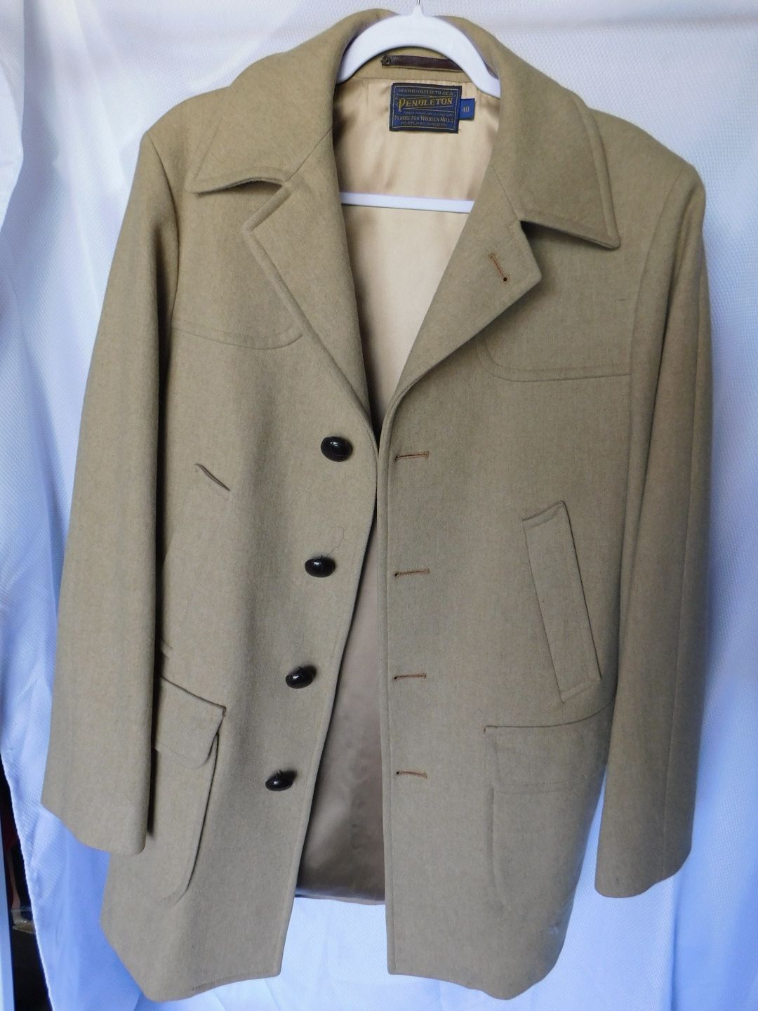 Men’s Pendleton Wool Coat Pick Up Only in whittier read Description 