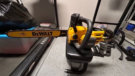 DeWalt 60V 18-Inch Cordless Chainsaw