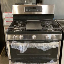 GE Gas Stove New Scratch And Dent 6.8 Cu Ft