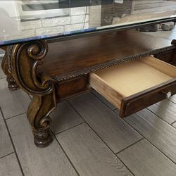 Glass Top Coffee Table - Mesa de Centro