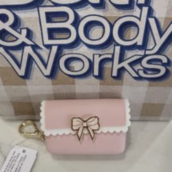 Bath and body works pink bow pocketbac holder