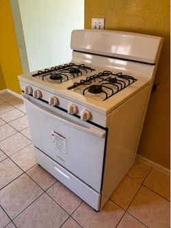 Used Amana 30 Inch Gas Range White