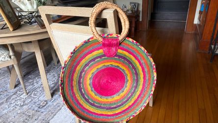 Vintage Mexican Handwoven Circle Straw Tote Bag – Colorful Rainbow Fiesta