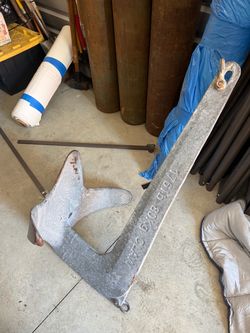 Two boat anchors 1 is 30kg and 1 is 80kg