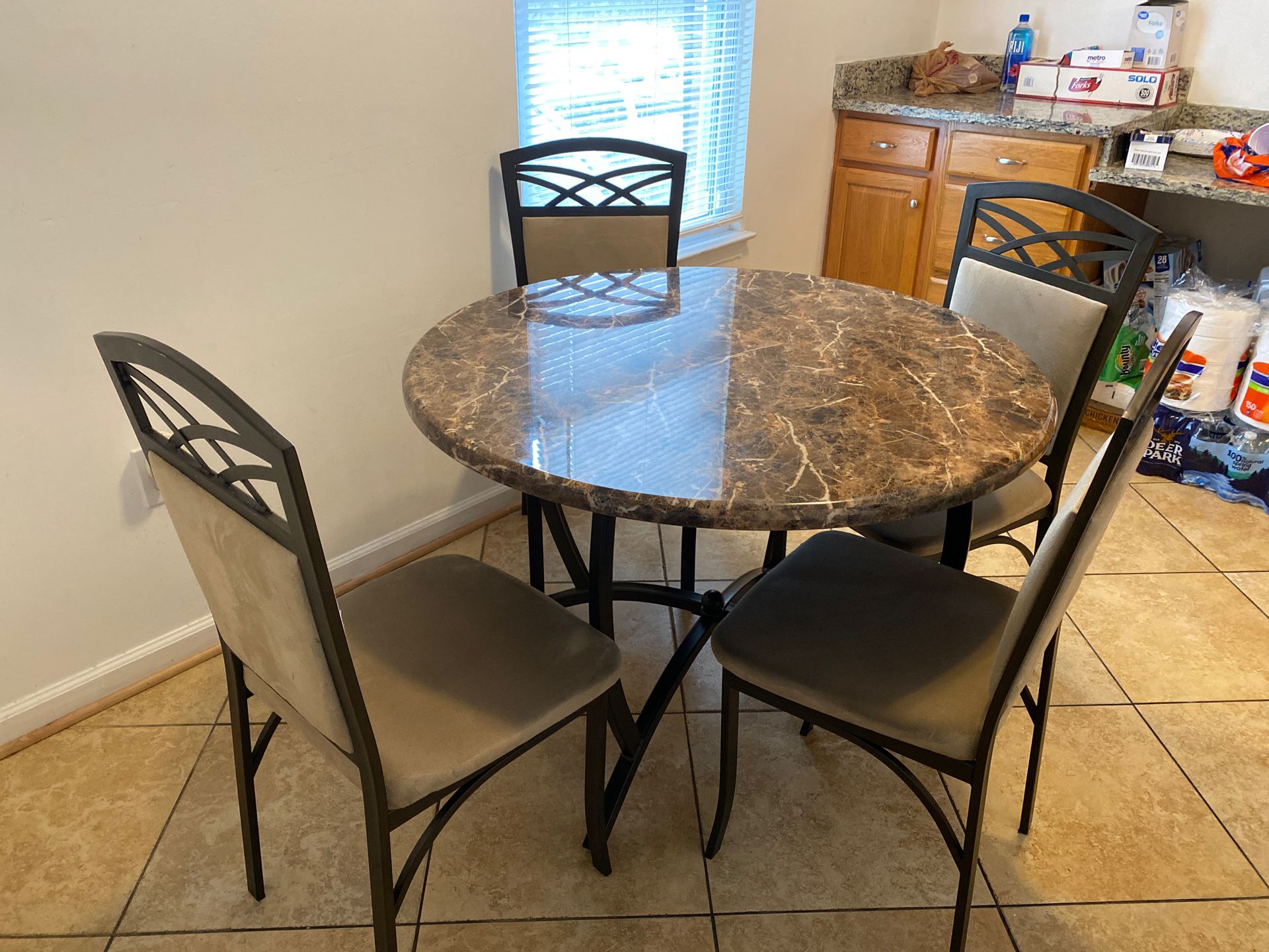 Dinning room Table with 4 chairs