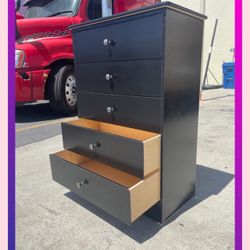 5 drawers dresser / Five drawers dresser / Cajonera