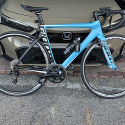 Giant Defy Advanced Road Bike 