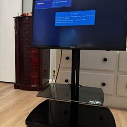 32in TV With Stand 