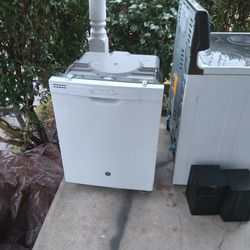 GE Dishwasher Like New
