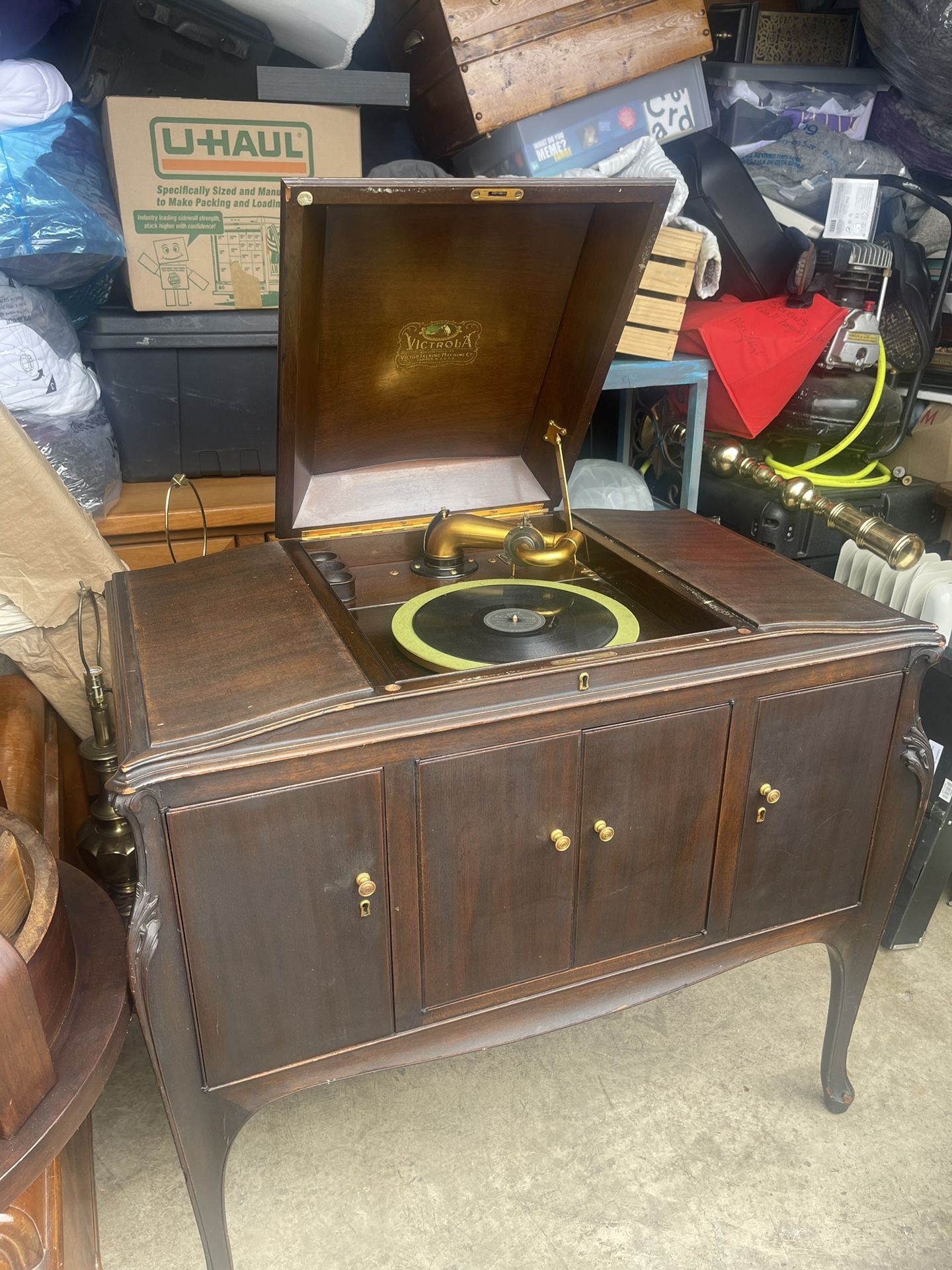 Antique Victor Victrola VV-300 Humpback Console Phonograph In Mint Condition & Works Perfectly