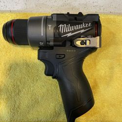 Milwaukee Fuel Black M12 1/2” Hammer Drill