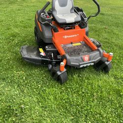 Husqvarna Z248F Special Edition Zero Turn Mower with Kawasaki engine in ver good condition