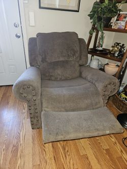 Recliner Couch For FREE