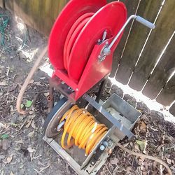 $175 Reel the holes used to have some type of fluid in it but I let it stayed outside in the hole had turned 30 so I cut the bad part off and kept the