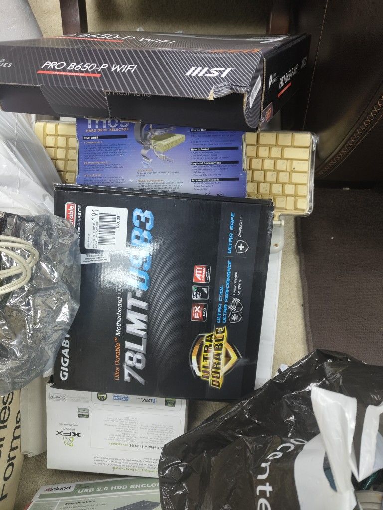 Assorted Computer Equipment 