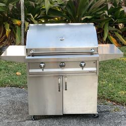 Luxury Model Artisan 36” Grill - Excellent Condition 