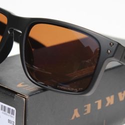 Oakley Holbrook Sunglasses New In Box
