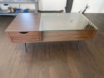 Wood/glass coffee table
