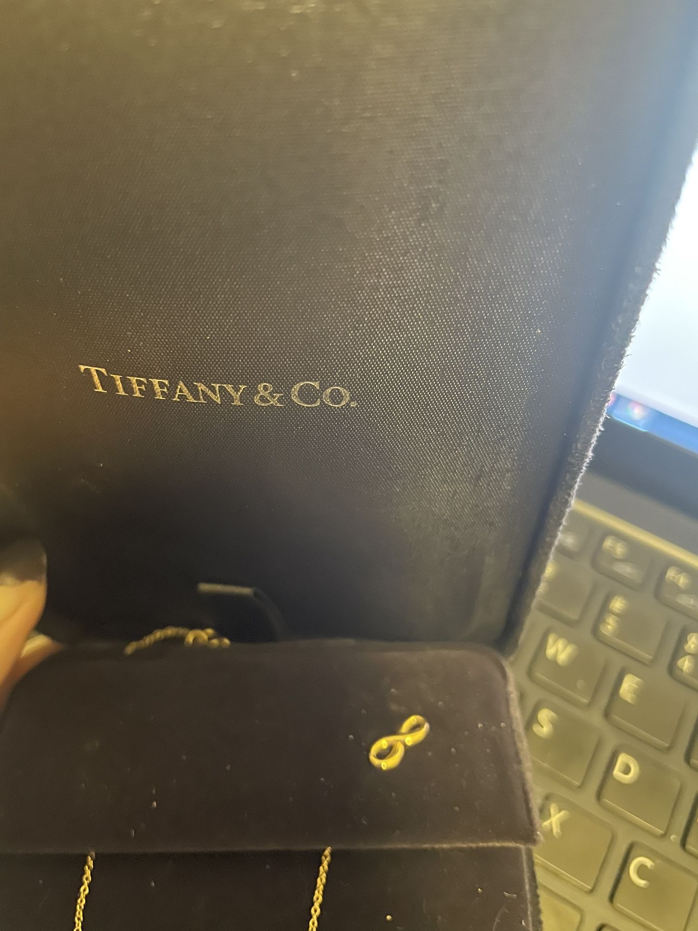 Tiffany & Co Infinity Earring 18k Gold