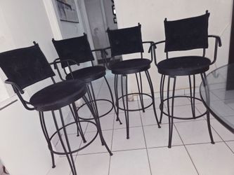 4 Barstool.