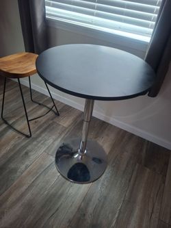 Small bar table adjustable hight