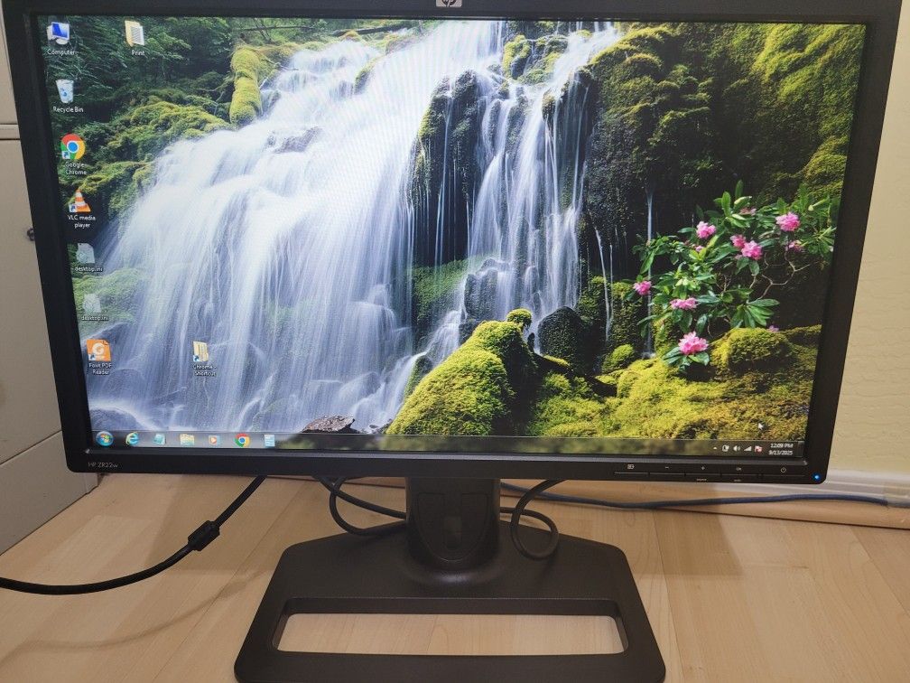 22 Inch HP LED Computer Monitor 