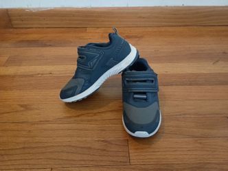 3/$10 🌟 Kids Navy Velcro Strap Athletic Sneakers 1Y