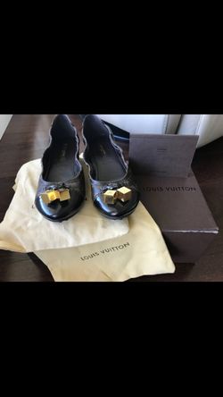 LOUIS VUITTON FLATS