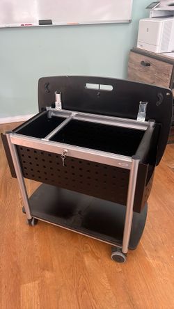 Filing Cabinet - Mobile + Locking - Safco