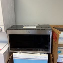 GE PROFILE MICROWAVE 30” Open Box