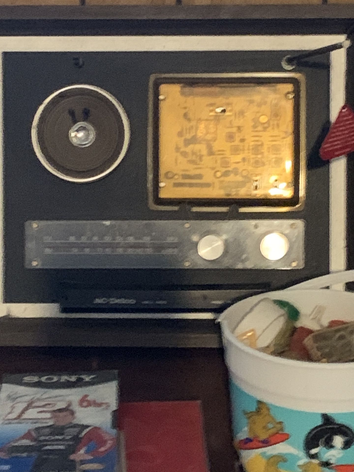 AC Delco Wall Radio Pr-200 M
