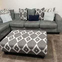Vila Weathered Gray Fabric Pillow Back L-Shape Sectional Sofa with Ottoman