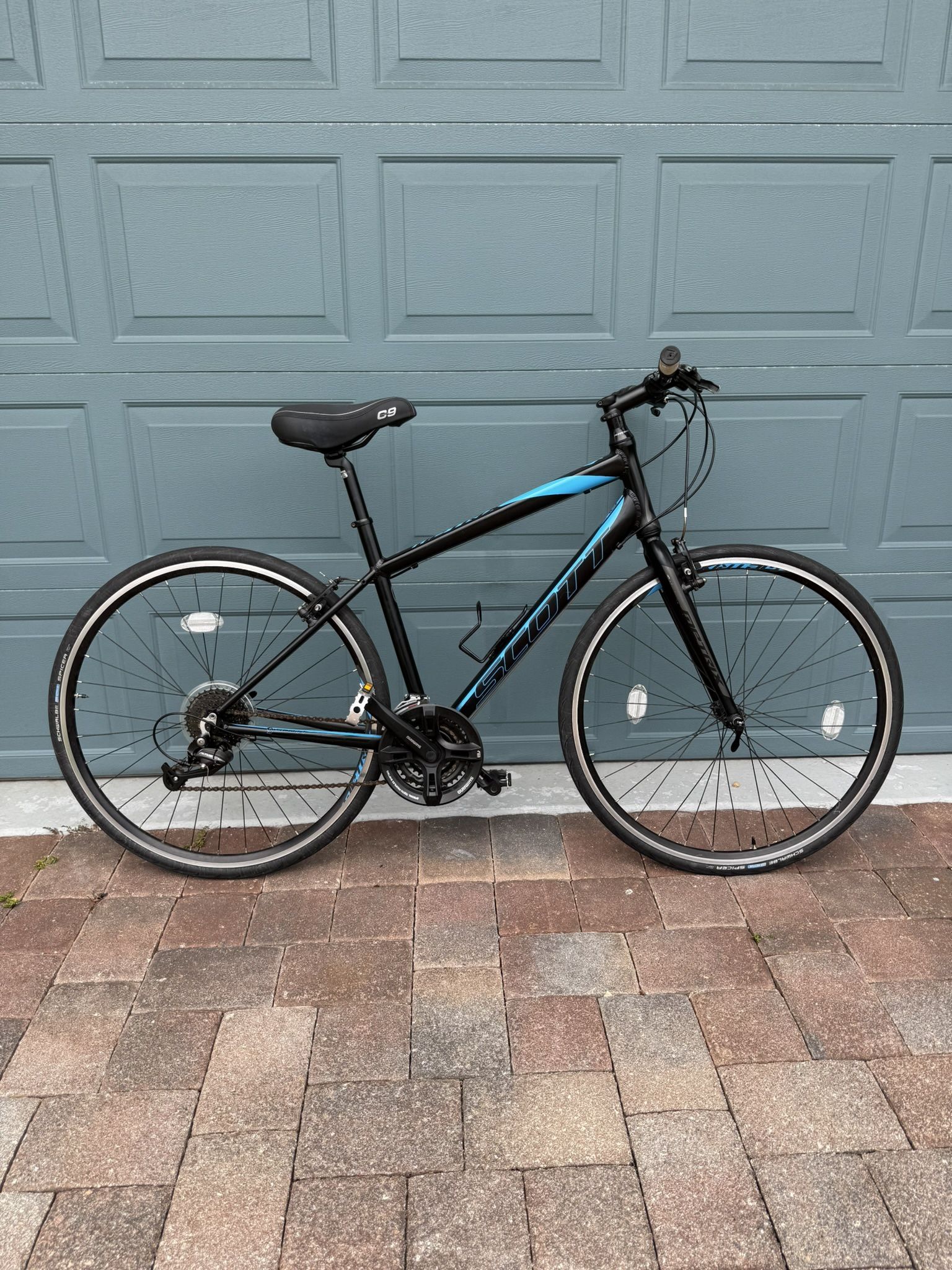 Scott matrix medium frame 700 wheels 24 speed