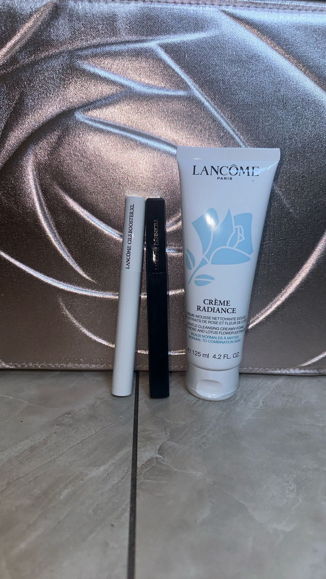Face Cleanser W/ Full Size Máscara