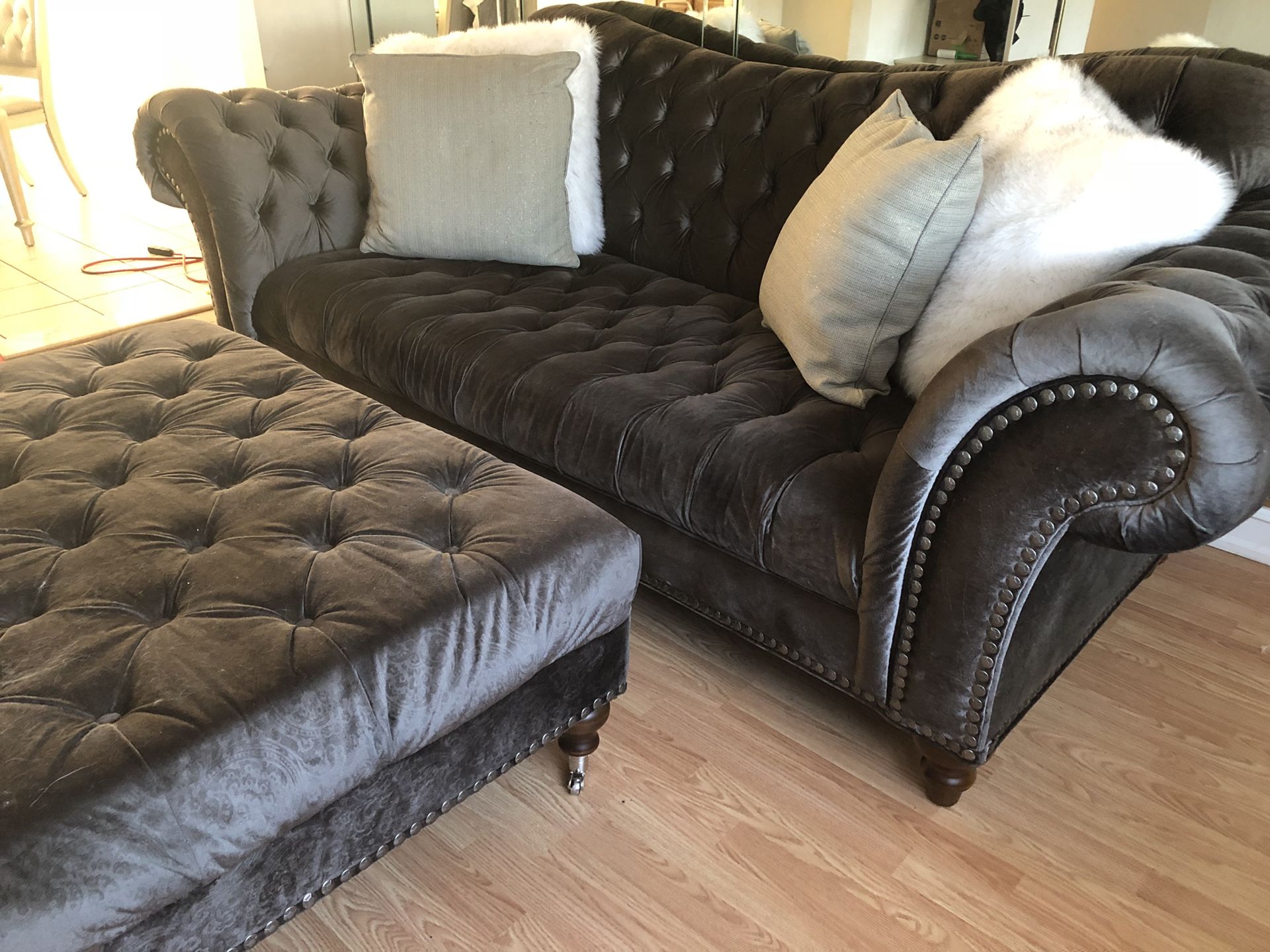 Duchess Living Room Set (Raymour & Flanigan)